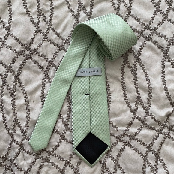 Geoffrey Beene Neck Tie - Picture 3 of 4